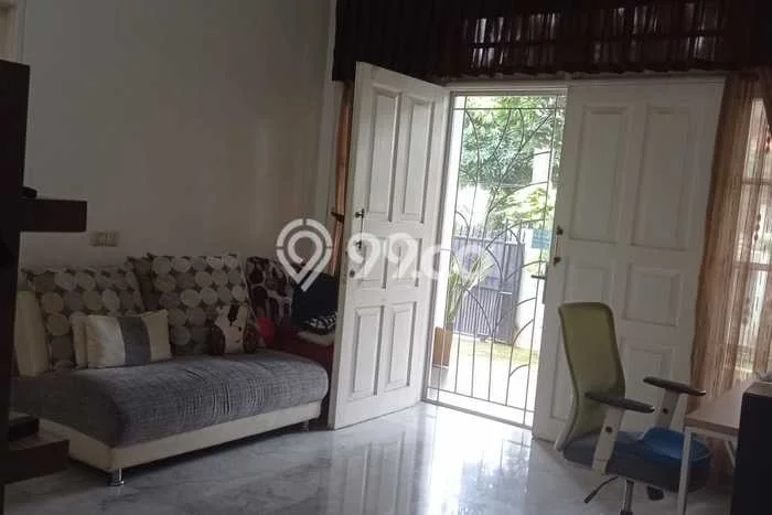 Rumah Mewah LB 400m2 Siap Huni Desain Elegan di Pondok Indah, Jakarta Selatan Rumah Mewah LB 400m2 Siap Huni Desain Elegan di Pondok Indah, Jakarta Selatan
