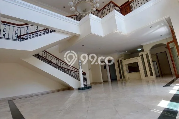 Rumah Elit Modern Tanpa Renovasi di Pondok Indah Jakarta Selatan Rumah Elit Modern Tanpa Renovasi di Pondok Indah Jakarta Selatan