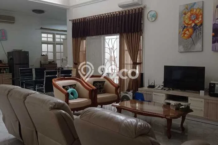 Rumah Mewah LB 400m2 Siap Huni Desain Elegan di Pondok Indah, Jakarta Selatan Rumah Mewah LB 400m2 Siap Huni Desain Elegan di Pondok Indah, Jakarta Selatan