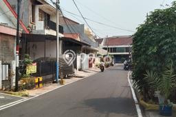 Rumah Mewah LB 170m2 Siap Huni Desain Elegan di Pulomas, Jakarta Timur Rumah Mewah LB 170m2 Siap Huni Desain Elegan di Pulomas, Jakarta Timur