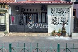 Rumah sewa siap pakai 4 Kamar Tidur di Rawamangun, Jakarta Timur Rumah sewa siap pakai 4 Kamar Tidur di Rawamangun, Jakarta Timur