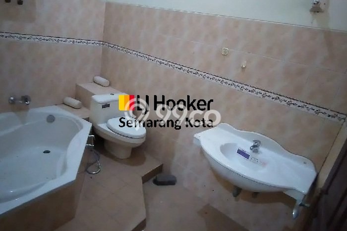 Rumah Mewah Siap Huni LT 305m2 di Semarang Timur, Semarang Rumah Mewah Siap Huni LT 305m2 di Semarang Timur, Semarang