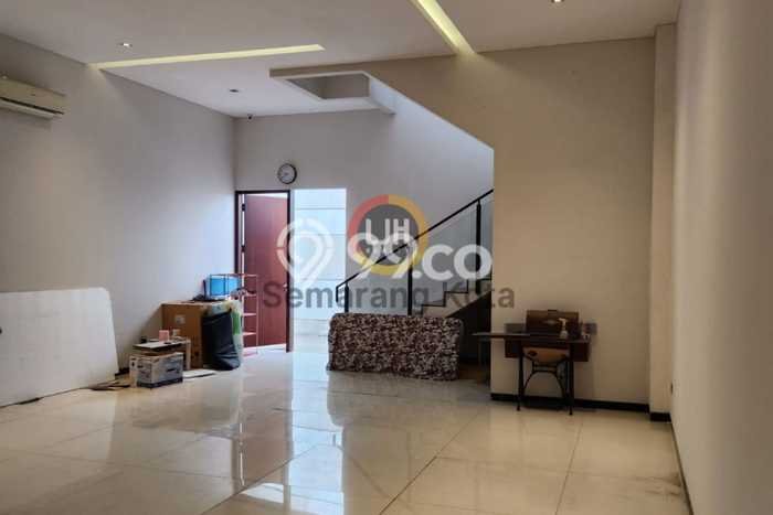 Siap Huni Hunian Elit 4 Kamar di Semarang Tengah Dekat ke Mana Saja Siap Huni Hunian Elit 4 Kamar di Semarang Tengah Dekat ke Mana Saja