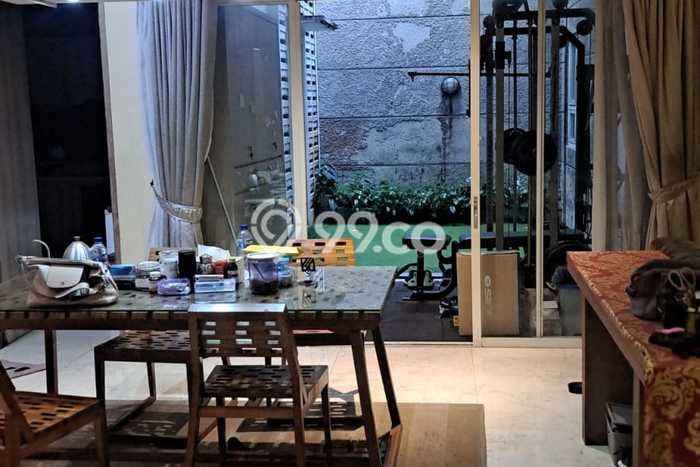For Sale! Luxury House LT 200m2 Desain Elegan di BSD Nusaloka For Sale! Luxury House LT 200m2 Desain Elegan di BSD Nusaloka