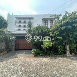 Ready to Use! Luxury House LT 435m2 Desain Elegan di Kedoya Ready to Use! Luxury House LT 435m2 Desain Elegan di Kedoya