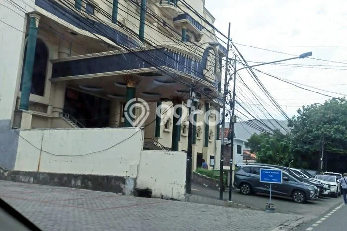 Unit Komersial Dijual di Jakarta Barat LT 2011m2 & LB 1300m2 Unit Komersial Dijual di Jakarta Barat LT 2011m2 & LB 1300m2