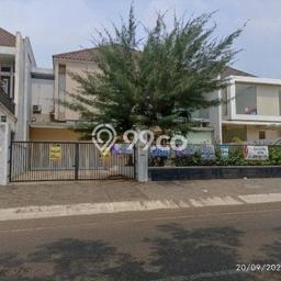 Rumah Elit LB 590m2 Siap Pakai Desain Elegan di Kota Wisata, Bogor Rumah Elit LB 590m2 Siap Pakai Desain Elegan di Kota Wisata, Bogor