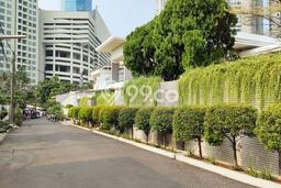 Hunian Mewah LB 1200m2 Siap Huni Desain Elegan di Tanjung Duren, Jakarta Barat Hunian Mewah LB 1200m2 Siap Huni Desain Elegan di Tanjung Duren, Jakarta Barat