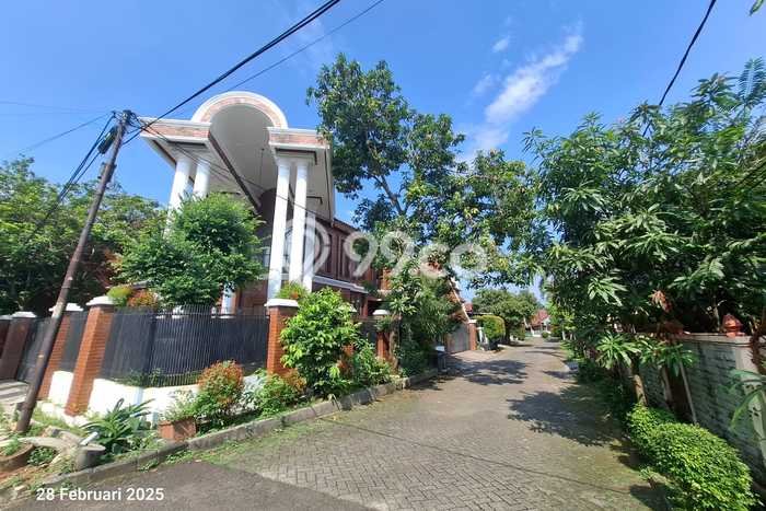 Jual Rumah Bagus Siap Huni LB 548m2 di Larangan, Tangerang Jual Rumah Bagus Siap Huni LB 548m2 di Larangan, Tangerang