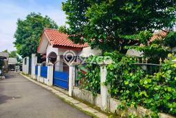 Jual Rumah Bagus Siap Huni LB 200m2 di Serpong Utara, Tangerang Selatan Jual Rumah Bagus Siap Huni LB 200m2 di Serpong Utara, Tangerang Selatan