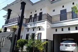 Rumah Mewah LB 250m2 Siap Huni Desain Elegan di Kerobokan, Badung Rumah Mewah LB 250m2 Siap Huni Desain Elegan di Kerobokan, Badung