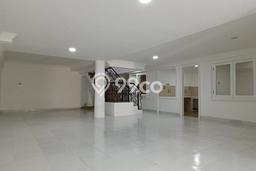 Ready to Use! Luxury House LT 200m2 Desain Modern di Pluit Ready to Use! Luxury House LT 200m2 Desain Modern di Pluit