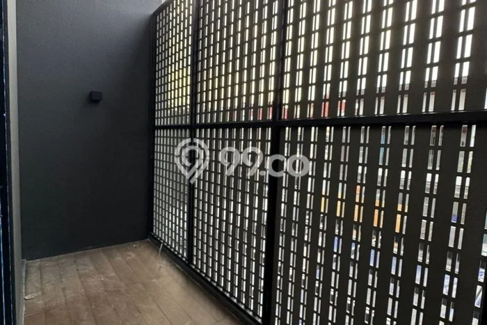 For Sale! Luxury House LT 200m2 Desain Modern di Pakuwon City For Sale! Luxury House LT 200m2 Desain Modern di Pakuwon City