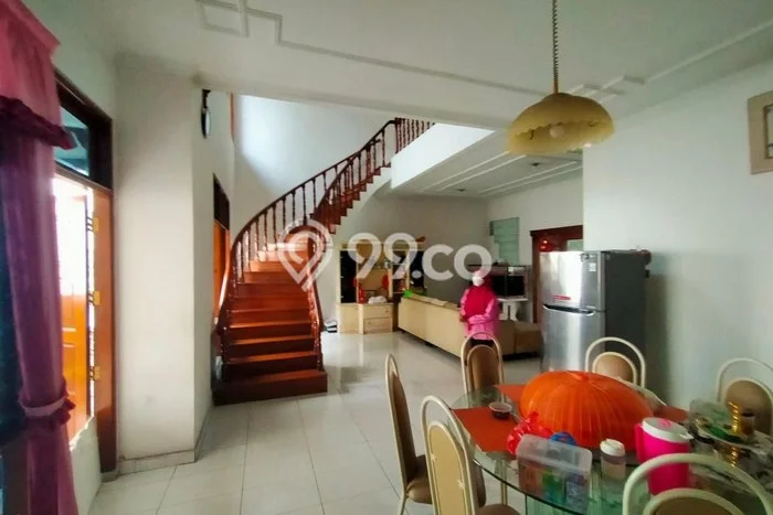 Hunian Elit LB 400m2 Siap Huni Desain Elegan di Mulyosari, Surabaya Hunian Elit LB 400m2 Siap Huni Desain Elegan di Mulyosari, Surabaya
