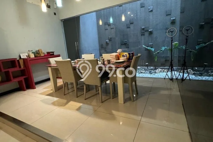 Rumah Luxury Modern Siap Huni di Pakuwon Indah Surabaya Rumah Luxury Modern Siap Huni di Pakuwon Indah Surabaya