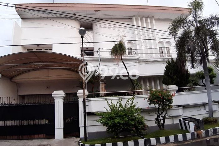 Hunian Elit LB 880m2 Siap Huni Desain Elegan di Kertajaya, Surabaya Hunian Elit LB 880m2 Siap Huni Desain Elegan di Kertajaya, Surabaya