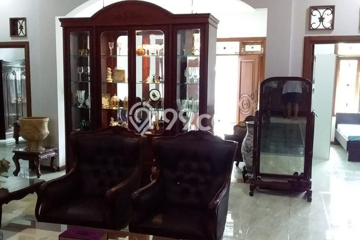 Jual Rumah Luas Elegan Dengan View Eksklusif di Manyar, Surabaya Jual Rumah Luas Elegan Dengan View Eksklusif di Manyar, Surabaya