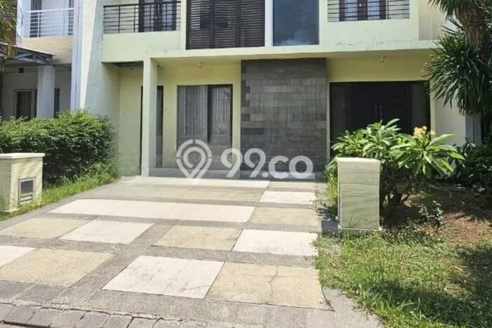 Rumah Elit Modern Siap Huni di Pakuwon Indah Surabaya Rumah Elit Modern Siap Huni di Pakuwon Indah Surabaya