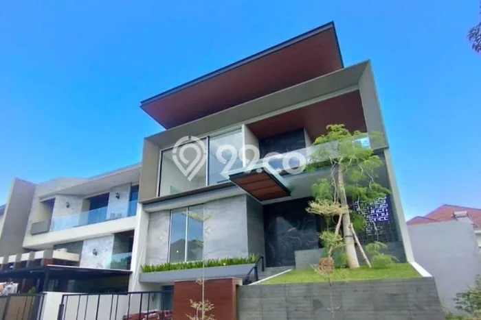 Rumah Idaman Keluarga! Rumah Mewah area Citraland, Surabaya, Luas 300m2m² Bangunan 600m2m² Rumah Idaman Keluarga! Rumah Mewah area Citraland, Surabaya, Luas 300m2m² Bangunan 600m2m²