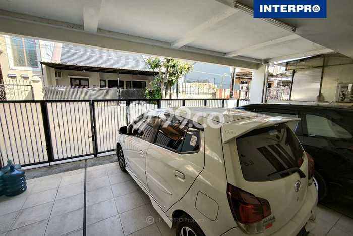 Rumah Elit LB 239m2 Siap Pakai Desain Elegan di Jelambar, Jakarta Barat Rumah Elit LB 239m2 Siap Pakai Desain Elegan di Jelambar, Jakarta Barat