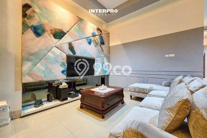 Jual Rumah Mewah Elegan Dengan View Eksklusif di Taman Ratu, Jakarta Barat Jual Rumah Mewah Elegan Dengan View Eksklusif di Taman Ratu, Jakarta Barat