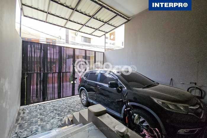Hunian Eksklusif Dijual LT 100m2 di Kebon Jeruk, Jakarta Barat Hunian Eksklusif Dijual LT 100m2 di Kebon Jeruk, Jakarta Barat
