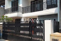 For Sale Rumah 4 Kamar Lokasi Ideal Bagus dan Strategis di Jagakarsa For Sale Rumah 4 Kamar Lokasi Ideal Bagus dan Strategis di Jagakarsa