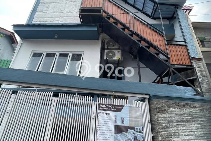 Unit Komersial Dijual di Jagakarsa Jakarta Selatan 350m2 Unit Komersial Dijual di Jagakarsa Jakarta Selatan 350m2