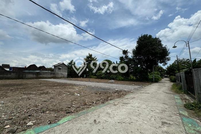 Tanah di Berbah, Luas 150m², Dekat Jalan Raya Tanah di Berbah, Luas 150m², Dekat Jalan Raya
