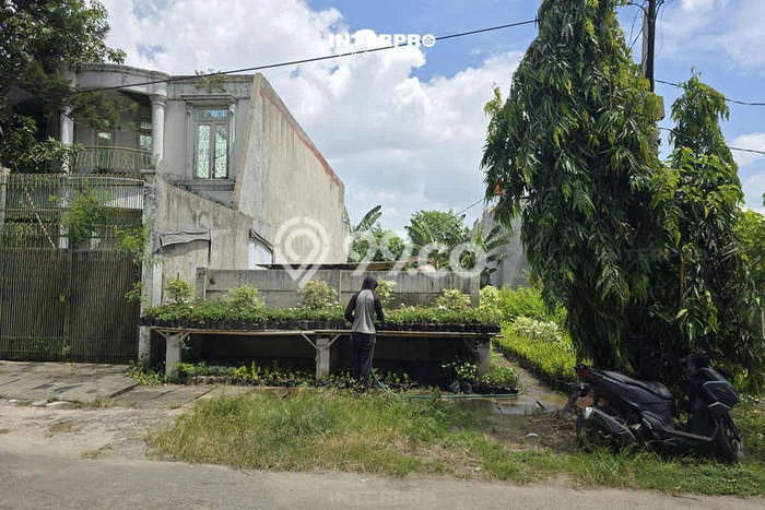 Tanah Dijual Lokasi Strategis di Jakarta Barat dengan Luas 250m2 Tanah Dijual Lokasi Strategis di Jakarta Barat dengan Luas 250m2