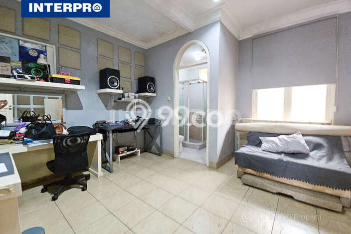 Rumah Elit Modern Tanpa Renovasi di Kedoya Baru Jakarta Barat Rumah Elit Modern Tanpa Renovasi di Kedoya Baru Jakarta Barat
