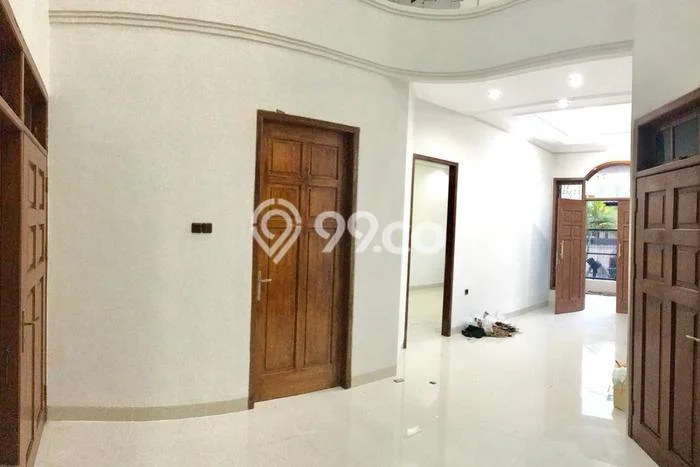 HARGA SPESIAL! Rumah di Sambikerep, Akses ke Fasilitas, 3 KM, LT 135m2m² Bangunan 159m2m² HARGA SPESIAL! Rumah di Sambikerep, Akses ke Fasilitas, 3 KM, LT 135m2m² Bangunan 159m2m²