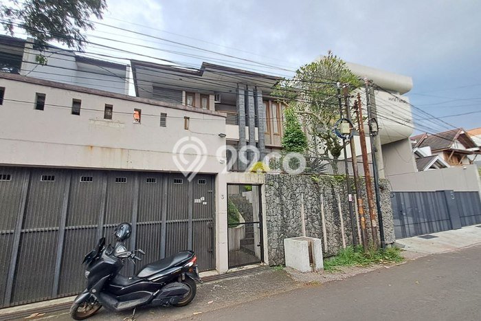 Rumah Modern di Pasteur, Bandung, LT 263m2m² LB 400m2m² Rumah Modern di Pasteur, Bandung, LT 263m2m² LB 400m2m²