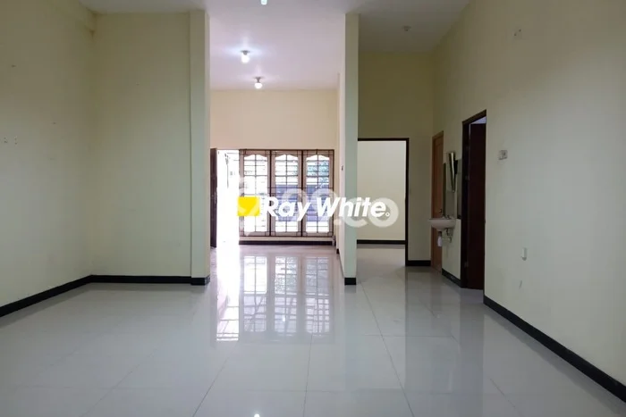 Rumah Disewakan Jakarta Barat LT 144m2 LB 104m2 Area Joglo Rumah Disewakan Jakarta Barat LT 144m2 LB 104m2 Area Joglo