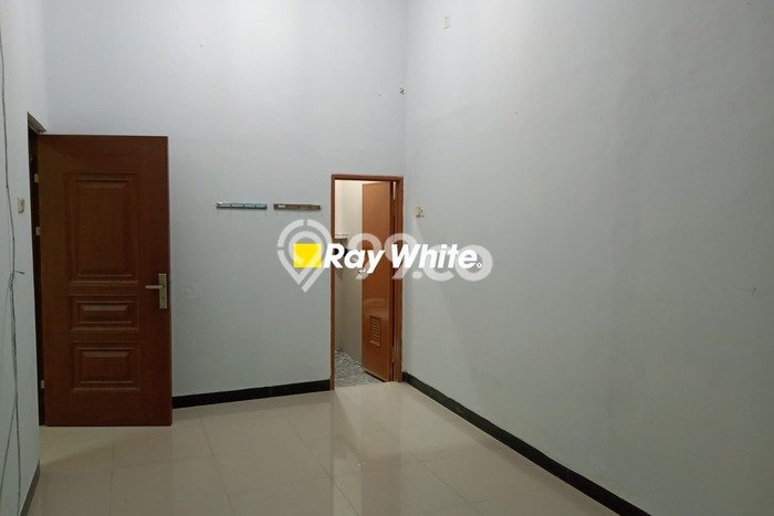 Rumah Disewakan Jakarta Barat LT 144m2 LB 104m2 Area Joglo Rumah Disewakan Jakarta Barat LT 144m2 LB 104m2 Area Joglo