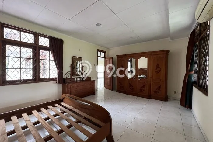 Lokasi strategis! Rumah siap pakai dikontrakkan di Kebayoran Baru LB 400m2 Lokasi strategis! Rumah siap pakai dikontrakkan di Kebayoran Baru LB 400m2