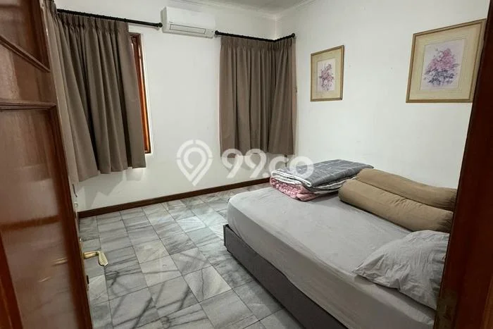 Rumah Disewakan Jakarta Selatan LT 216m2 LB 205m2 Kawasan Pejaten Rumah Disewakan Jakarta Selatan LT 216m2 LB 205m2 Kawasan Pejaten