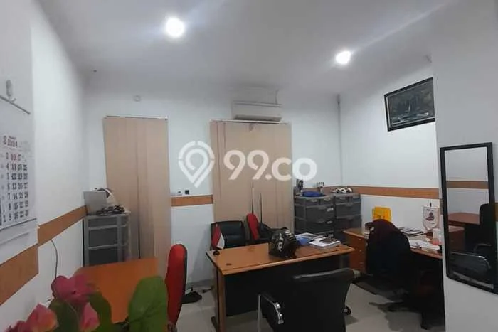 Ruko Dijual di Jakarta Timur LT 242m2 & LB 744m2 Lokasi Terbaik! Ruko Dijual di Jakarta Timur LT 242m2 & LB 744m2 Lokasi Terbaik!