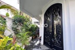 Ready to Use! Premium House LT 249m2 Desain Modern di Pejaten Ready to Use! Premium House LT 249m2 Desain Modern di Pejaten