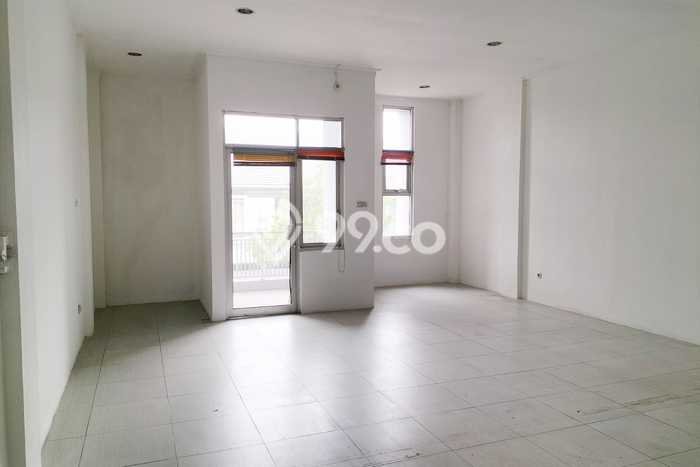 Ruko Bagus LT 134m2 LB 180m2 Dijual di Bojongloa Kidul Bandung Ruko Bagus LT 134m2 LB 180m2 Dijual di Bojongloa Kidul Bandung
