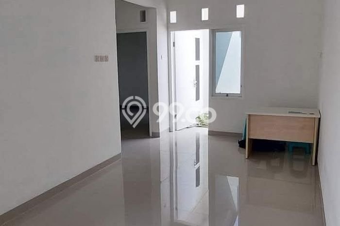 Dijual Cepat Rumah dengan 2 Kamar Tidur dan 1 Kamar Mandi di Kawasan Karawang Timur, Karawang Dijual Cepat Rumah dengan 2 Kamar Tidur dan 1 Kamar Mandi di Kawasan Karawang Timur, Karawang