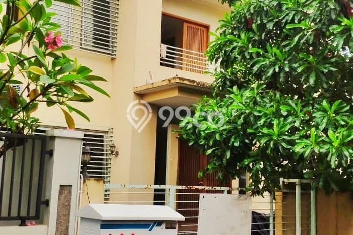 FOR SALE Kost 15 Kamar, 12 Kamar Mandi di BSD, Tangerang Selatan, Luas 300m2 FOR SALE Kost 15 Kamar, 12 Kamar Mandi di BSD, Tangerang Selatan, Luas 300m2