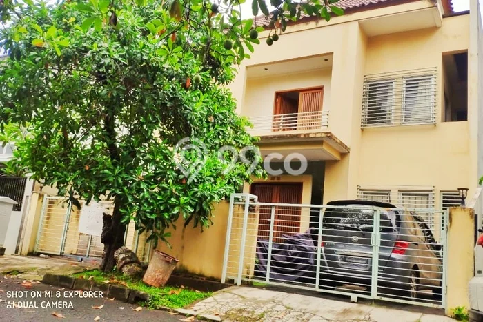 FOR SALE Kost 15 Kamar, 12 Kamar Mandi di BSD, Tangerang Selatan, Luas 300m2 FOR SALE Kost 15 Kamar, 12 Kamar Mandi di BSD, Tangerang Selatan, Luas 300m2