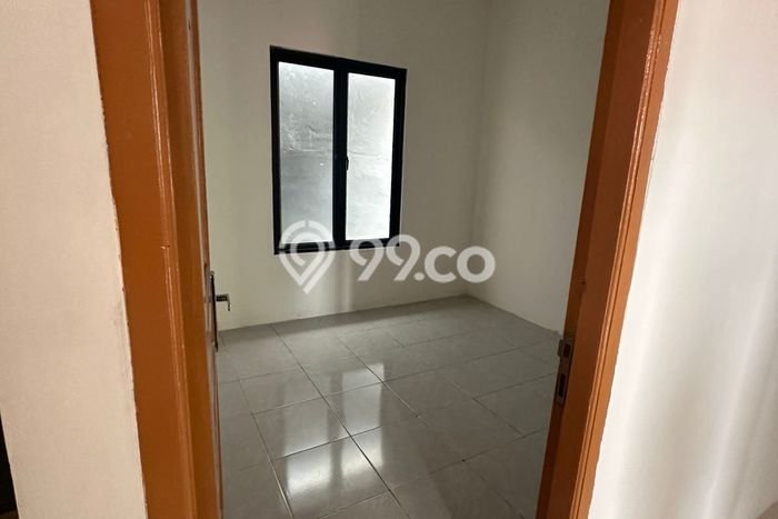 Unit Kost Dijual di Pagedangan dengan 4 Kamar Tidur & Luas Bangunan 164m2 Unit Kost Dijual di Pagedangan dengan 4 Kamar Tidur & Luas Bangunan 164m2