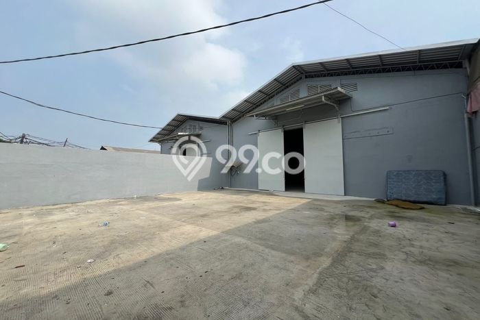 Gudang Disewa di Jakarta Barat dengan LB 450m2 Area Komersial Ramai Gudang Disewa di Jakarta Barat dengan LB 450m2 Area Komersial Ramai