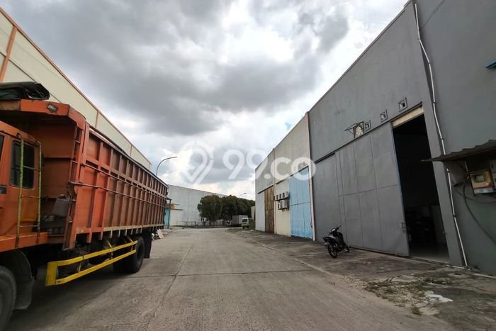 Unit Komersial Disewakan di Jakarta Barat Area Strategis Harga Kompetitif Unit Komersial Disewakan di Jakarta Barat Area Strategis Harga Kompetitif