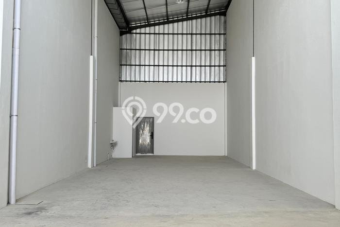Gudang For Rent Kawasan , Luas 300m2m², Lokasi Bisnis, Jalan Strategis Gudang For Rent Kawasan , Luas 300m2m², Lokasi Bisnis, Jalan Strategis
