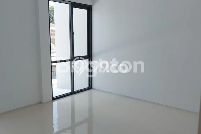 Rumah Modern 3 KT di Darmo Permai Surabaya Rumah Modern 3 KT di Darmo Permai Surabaya