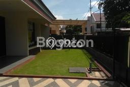 Dijual Rumah Premium dengan Fasilitas Sekitar Komplit di Dukuh Pakis, Surabaya Dijual Rumah Premium dengan Fasilitas Sekitar Komplit di Dukuh Pakis, Surabaya