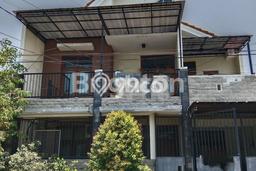For Sale Rumah 5 Kamar Lokasi Ideal Nyaman dan Strategis di Tandes For Sale Rumah 5 Kamar Lokasi Ideal Nyaman dan Strategis di Tandes